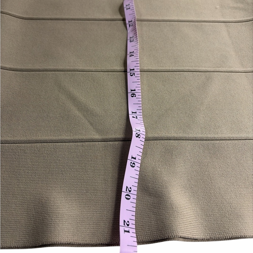 BCBGMAXAZRIA Simone Pull-On Bandage Skirt,small - Picture 7 of 11